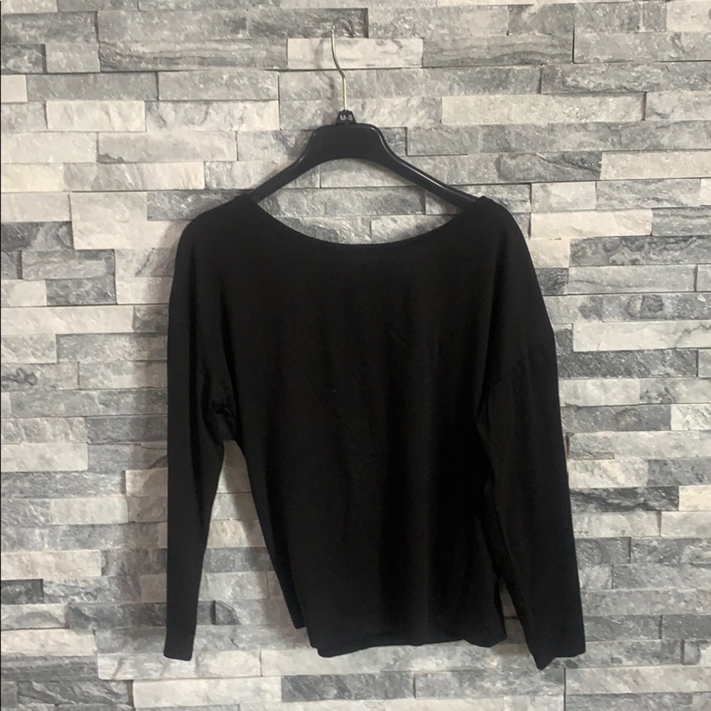 Black t shirt